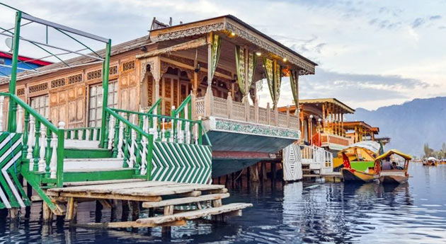 Houseboats srinagar