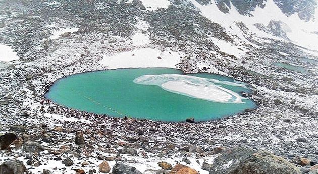gauri kund at kailash Parvat