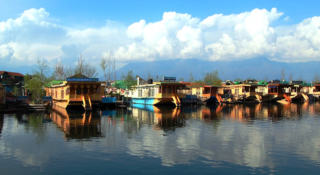 houseboat-stay-in-srinagar